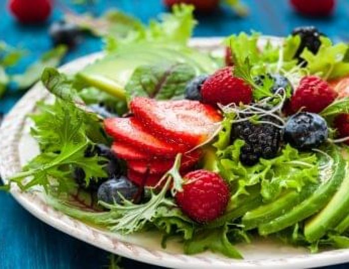 Berry-salad-on-a-keto-food-guide